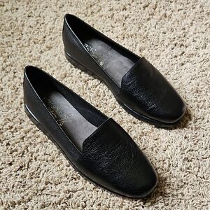 NEW Aerosole Black Leather Loafers 8W